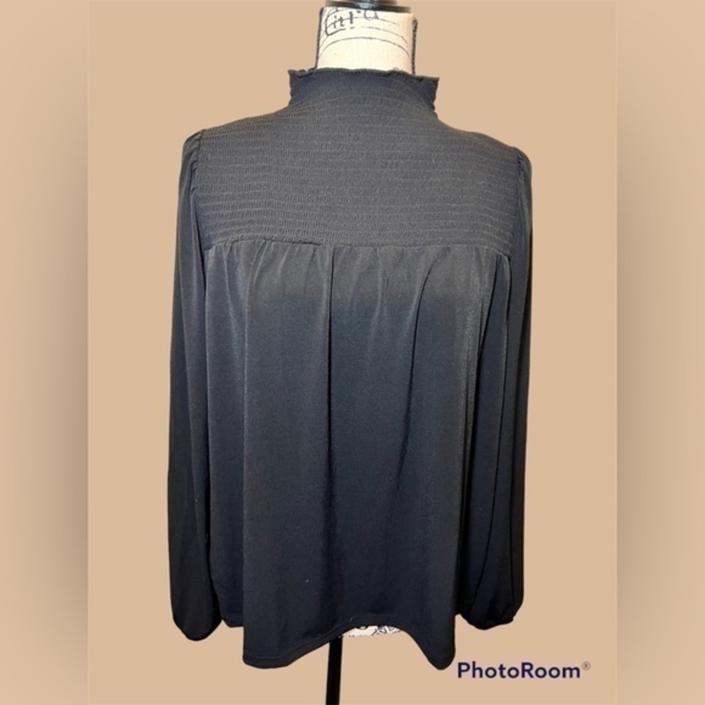 NWT Ann Taylor Factory Black Blouse Size Medium